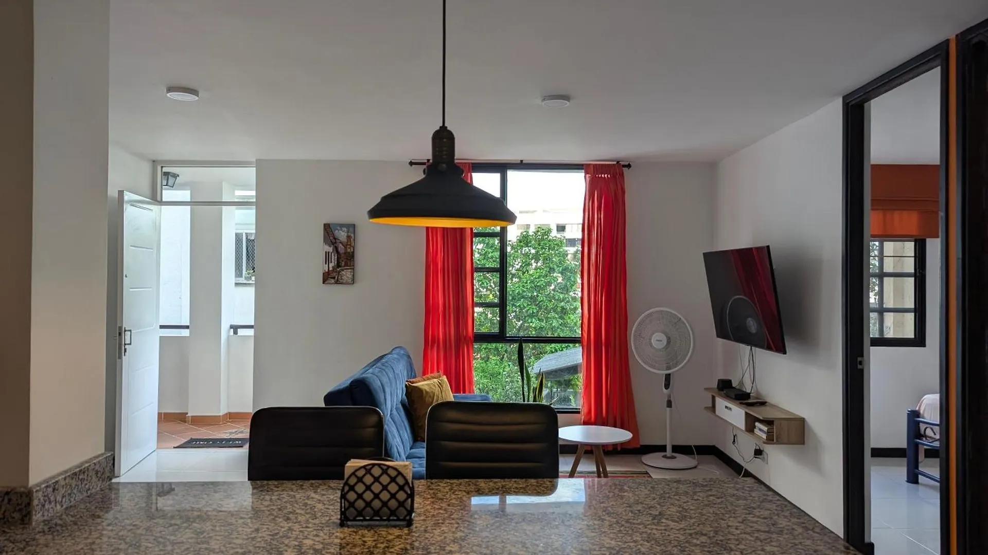 Cali Granada Comodo Y Central Apartamento Con Parqueo