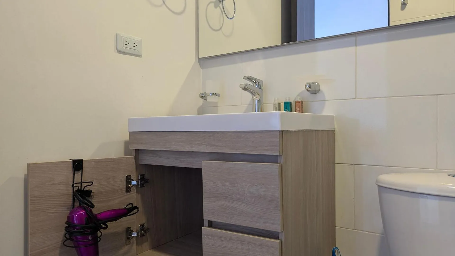 Lejlighed Cali Granada Comodo Y Central Apartamento Con Parqueo